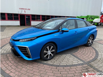 Sedans TOYOTA