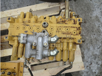 Hidrauliskais vārsts - Celtniecības tehnika Caterpillar 317B LN Distributore idrualico: foto 2
