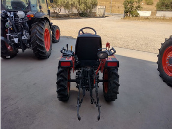 Mini traktors Kubota B1220: foto 2