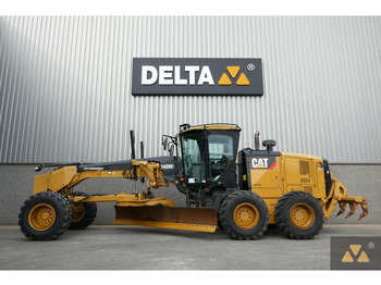 : fotogrāfija galvenē