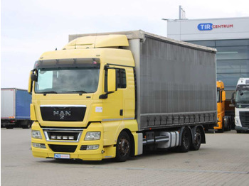 Kravas automašīna ar tentu MAN TGX 24.440