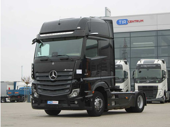 Vilcējs MERCEDES-BENZ Actros 1848