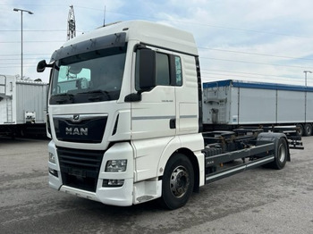 Konteineru vedējs/ Kravas automašīna ar noņemamā virsbūve MAN TGX 18.460