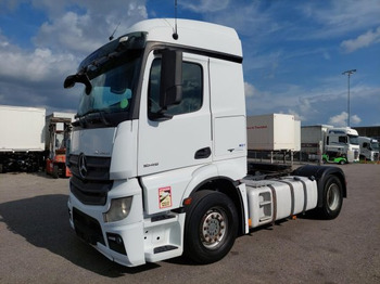 Vilcējs MERCEDES-BENZ Actros 1845