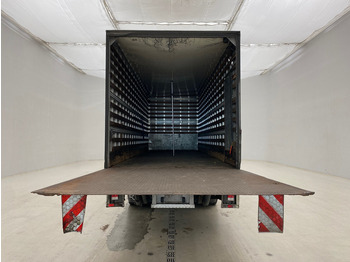 Kravas automašīna ar slēgto virsbūvi Mercedes-Benz Axor 1924: foto 4