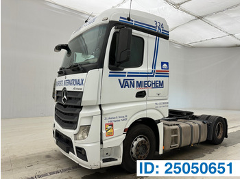 Vilcējs MERCEDES-BENZ Actros 1842