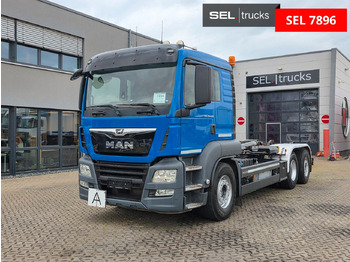 Pacēlājs ar āķi MAN TGS 26.470