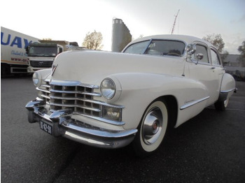 Sedans CADILLAC