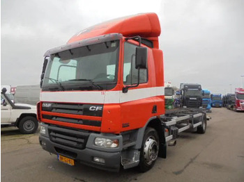 Kravas automašīna ar slēgto virsbūvi DAF CF
