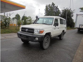Vieglā automašīna TOYOTA Land Cruiser