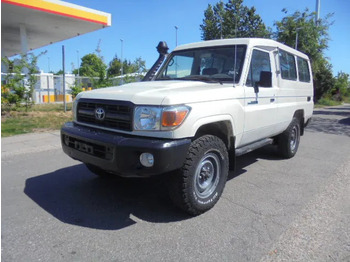 Vieglā automašīna TOYOTA Land Cruiser