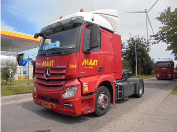 Vilcējs MERCEDES-BENZ Actros 1836