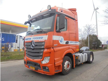 Vilcējs MERCEDES-BENZ Actros 1842