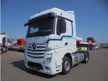 Vilcējs MERCEDES-BENZ Actros 1843