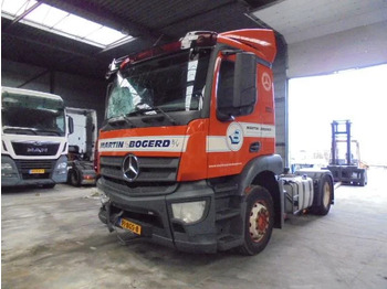 Vilcējs MERCEDES-BENZ Antos 1832