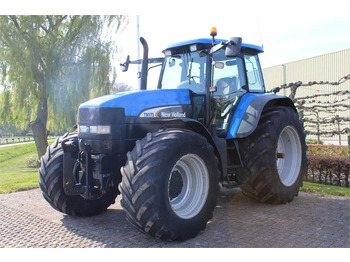 Traktors NEW HOLLAND TM