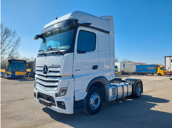 Vilcējs MERCEDES-BENZ Actros 1845