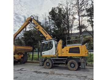 Atkritumu iekrāvējs LIEBHERR LH 30 M