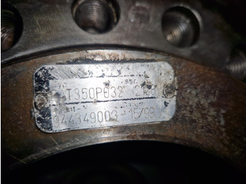 Sānpārvads LIEBHERR