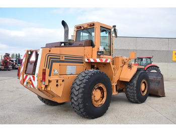 Riteņu iekrāvējs CASE