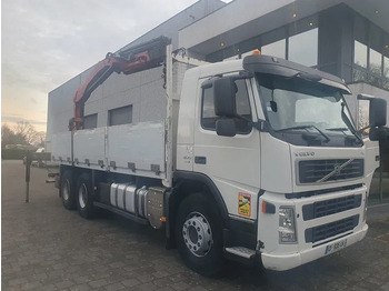 Kravas auto ar manipulatoru VOLVO FM 400