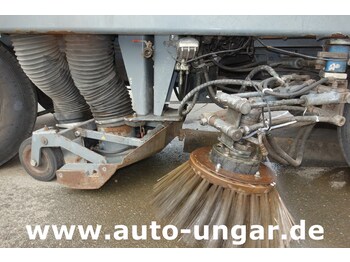 Ielu tīrīšanas mašīna Aebi Schmidt MFH 5000 Kehrmaschine 4-Rad Lenkung Wildkrautbesen: foto 5