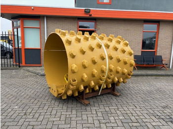 Ceļu veltnis CATERPILLAR CS12
