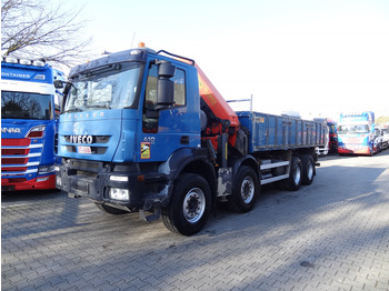 Kravas auto ar manipulatoru IVECO Trakker