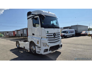 Vilcējs MERCEDES-BENZ Actros 1845