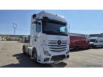 Vilcējs MERCEDES-BENZ Actros 1848