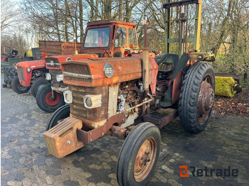 Traktors MASSEY FERGUSON 100 series