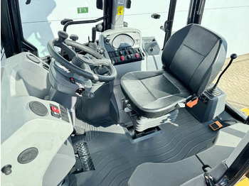 Jaunā Ekskavators-iekrāvējs Cat 424 4WD - Hammer Lines / Airco / Side Shift: foto 5