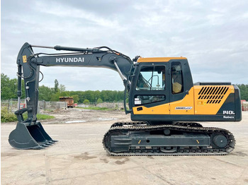Kāpurķēžu ekskavators HYUNDAI