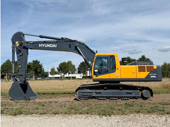 Kāpurķēžu ekskavators HYUNDAI