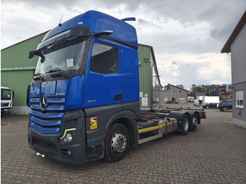 Konteineru vedējs/ Kravas automašīna ar noņemamā virsbūve MERCEDES-BENZ Actros 2545