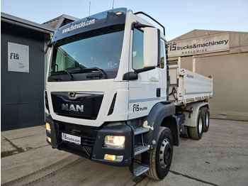 Kravas automašīna pašizgāzējs MAN TGS 26.460