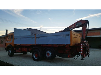 Kravas automašīna ar tentu Mercedes-Benz 2228 6x2 stake body - crane: foto 4