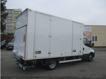 Furgons ar slēgtā virsbūve Iveco Daily 35C16: foto 4
