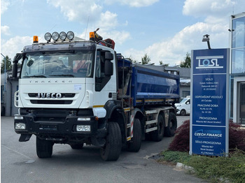 Kravas automašīna pašizgāzējs IVECO Trakker
