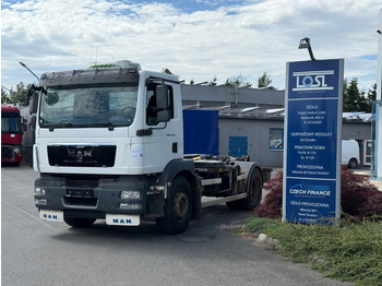 Pacēlājs ar āķi MAN TGM 18.290
