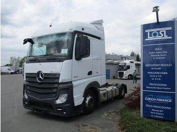 Vilcējs MERCEDES-BENZ Actros 1845