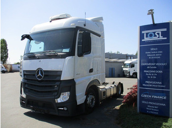 Vilcējs MERCEDES-BENZ Actros 1845
