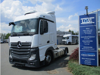 Vilcējs MERCEDES-BENZ Actros 1845