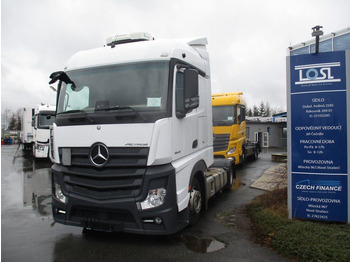 Vilcējs MERCEDES-BENZ Actros 1845