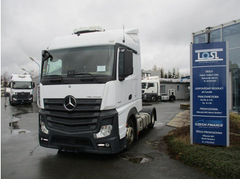 Vilcējs MERCEDES-BENZ Actros 1845