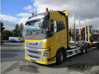 Kokvedējs, Kravas auto ar manipulatoru Volvo FH 16 750 6x4 + Fliegl: foto 2