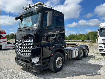 Vilcējs MERCEDES-BENZ Arocs