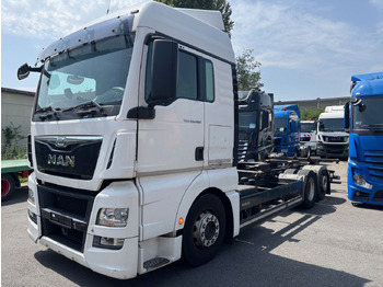 Konteineru vedējs/ Kravas automašīna ar noņemamā virsbūve MAN TGX 26.400