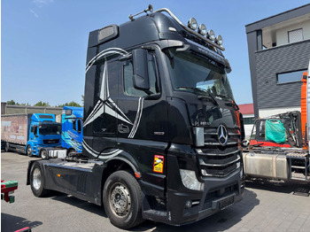 Vilcējs MERCEDES-BENZ Actros 1851