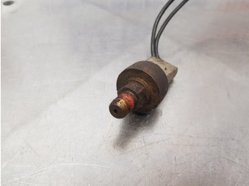 Elektrosistēma Case 5140, 5120, 5130, 5140, 5150 Pressure Switch 144467a2: foto 3